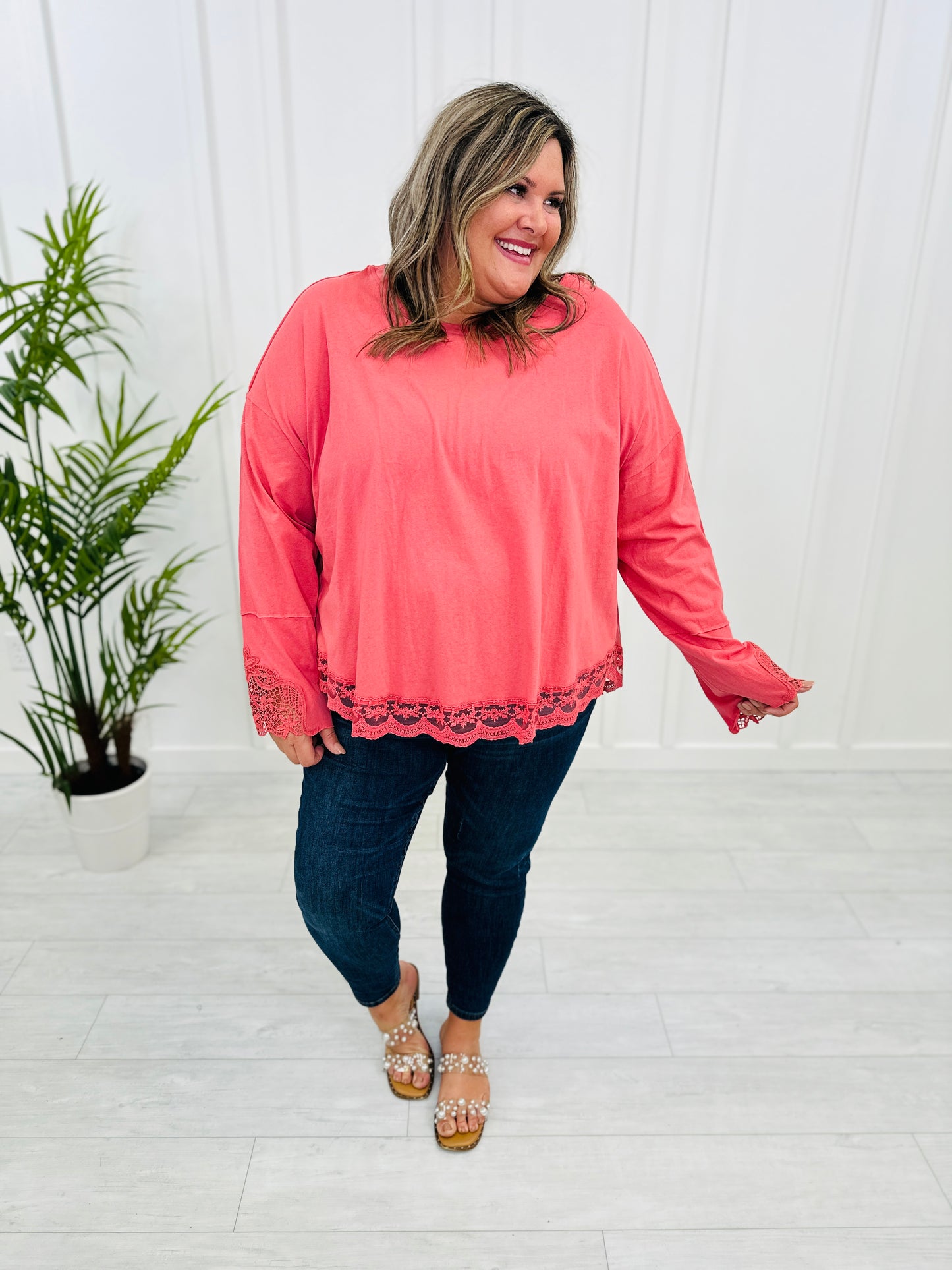 REG/CURVY Walk My Way Top