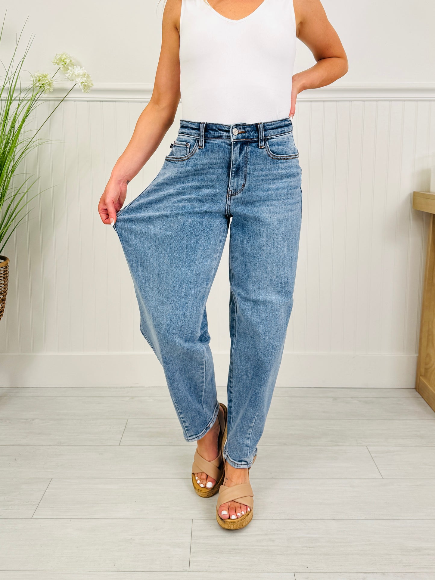 Judy Blue Breezy Barrel Jeans