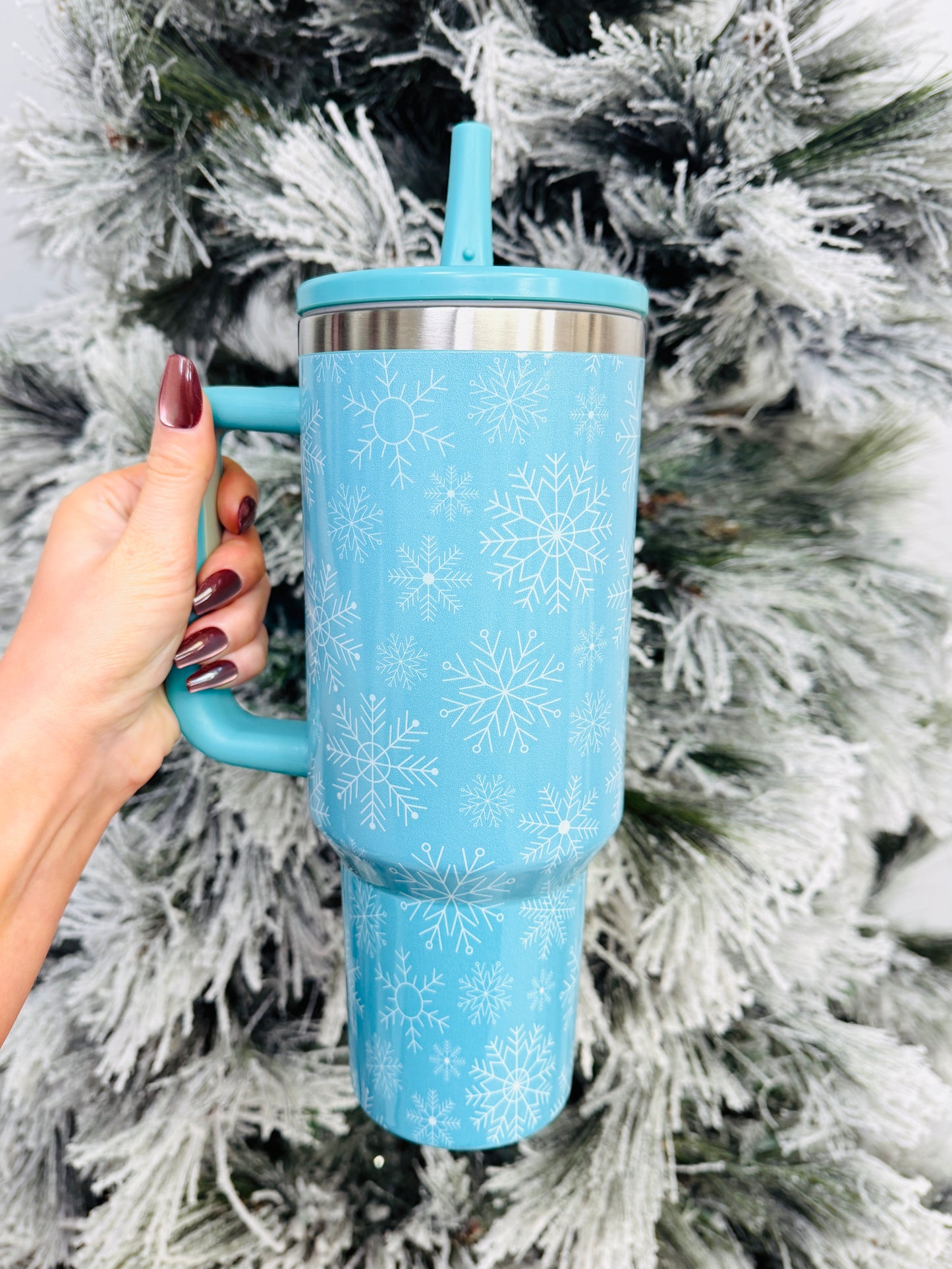 Endless Snowfall Tumbler With Flip Straw