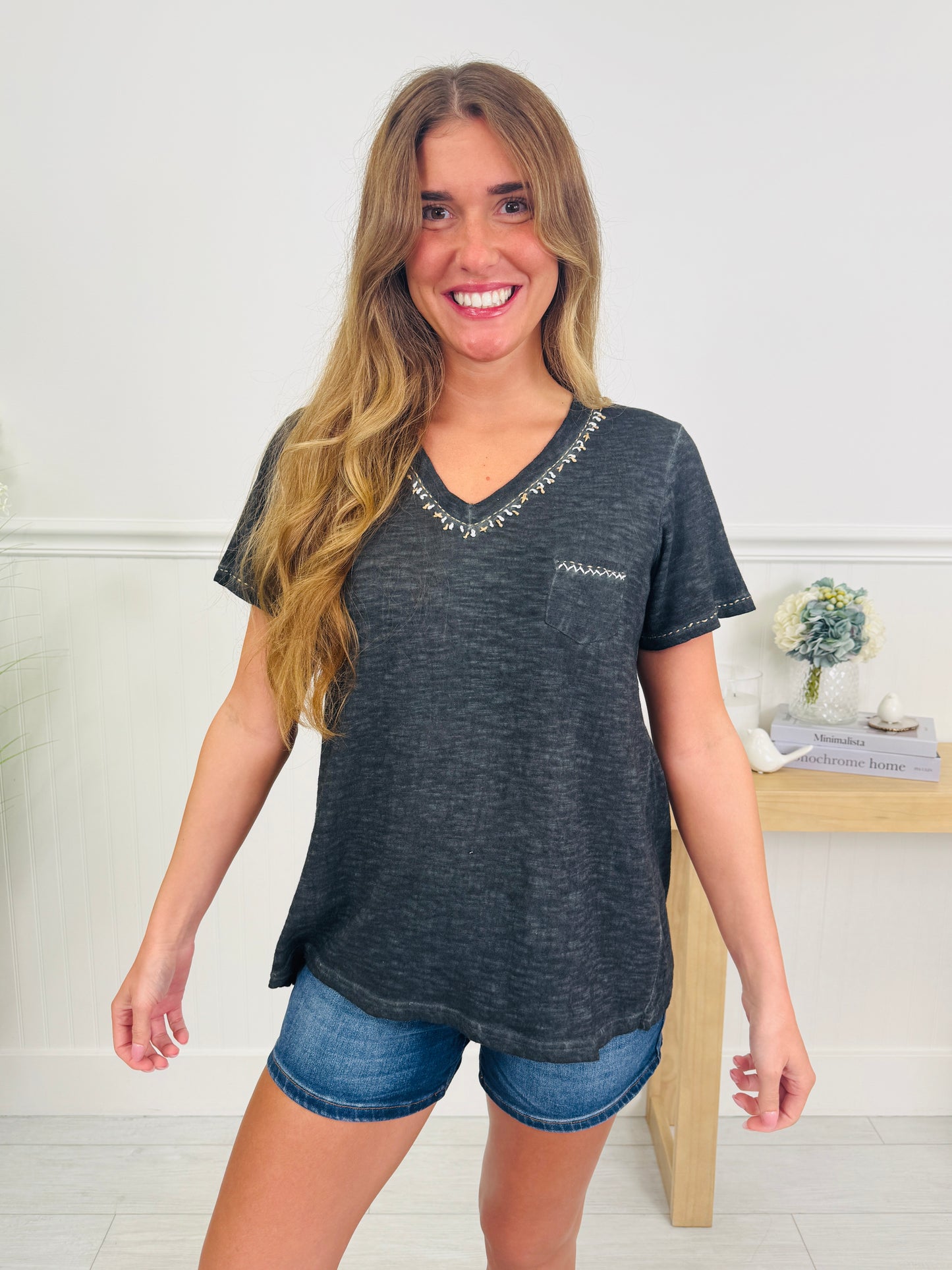 The Finishing Touch Top In Black