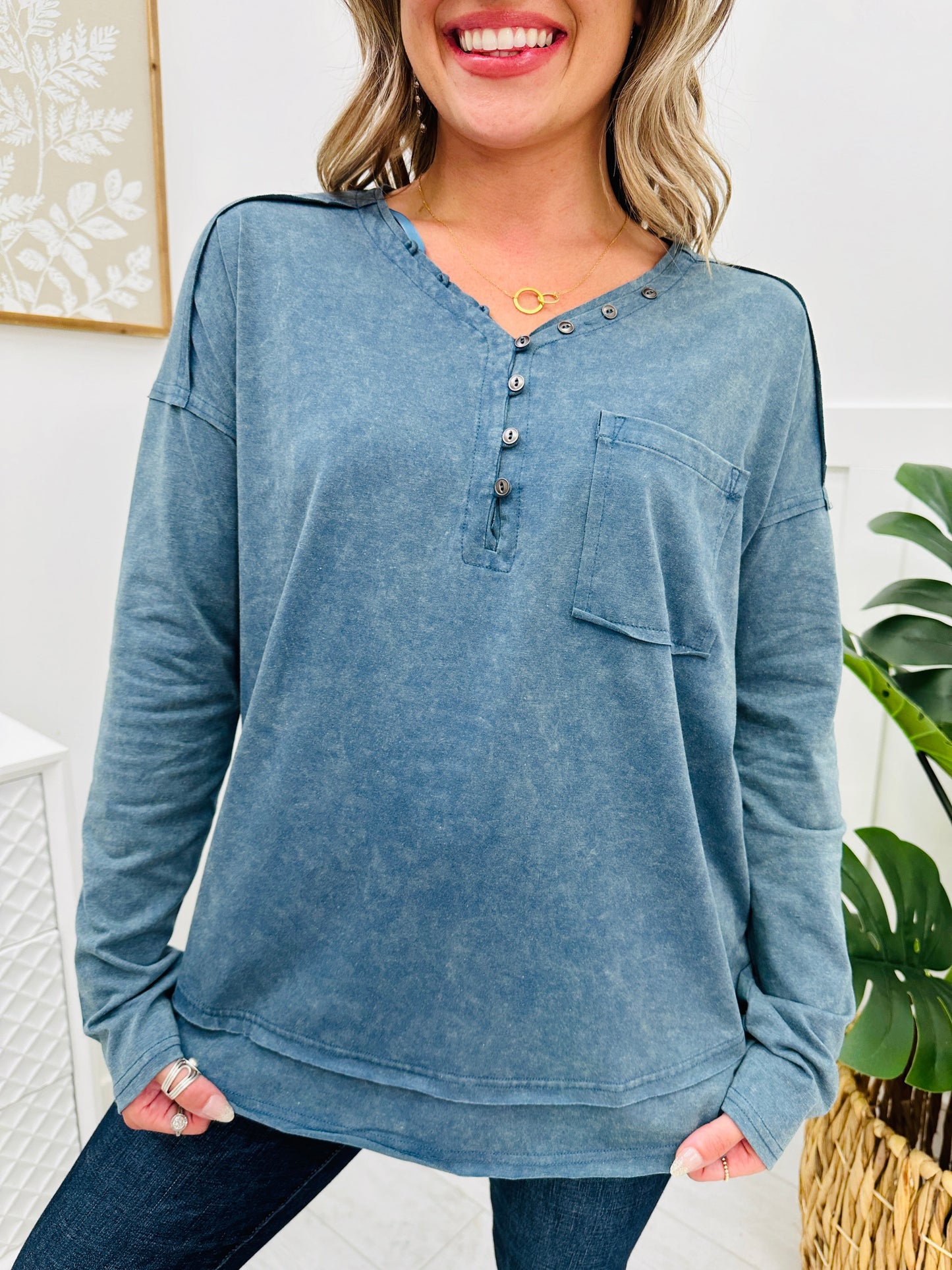 REG/CURVY Playing It Safe Top- Multiple Colors!