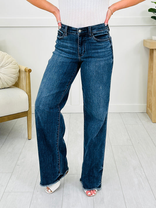 Judy Blue Far and Wide Leg Jeans in Reg/Curvy