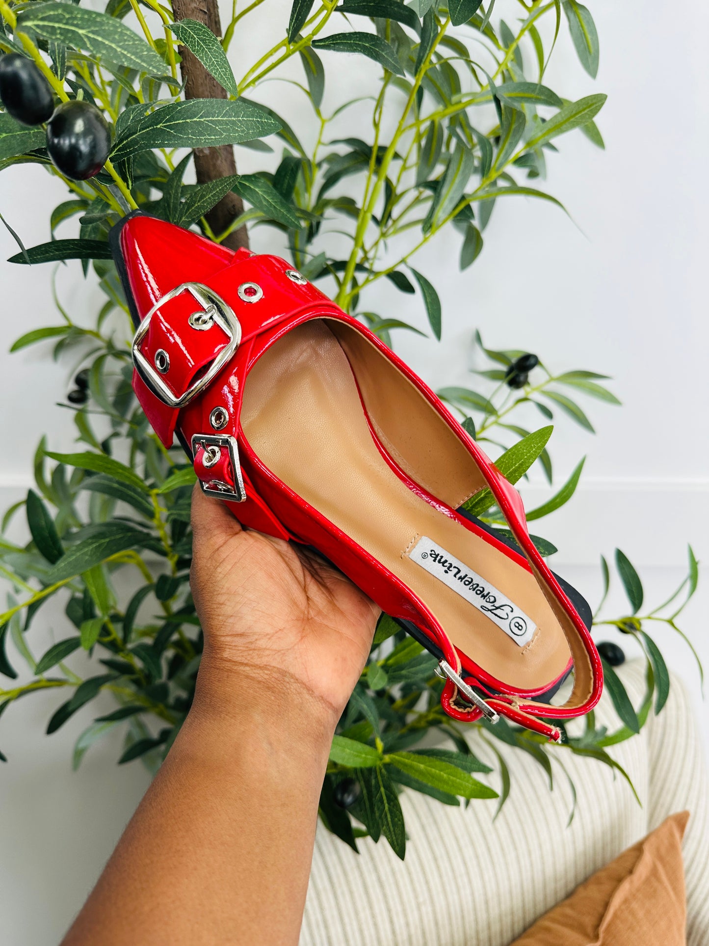 Gloss Factor Flat in Red