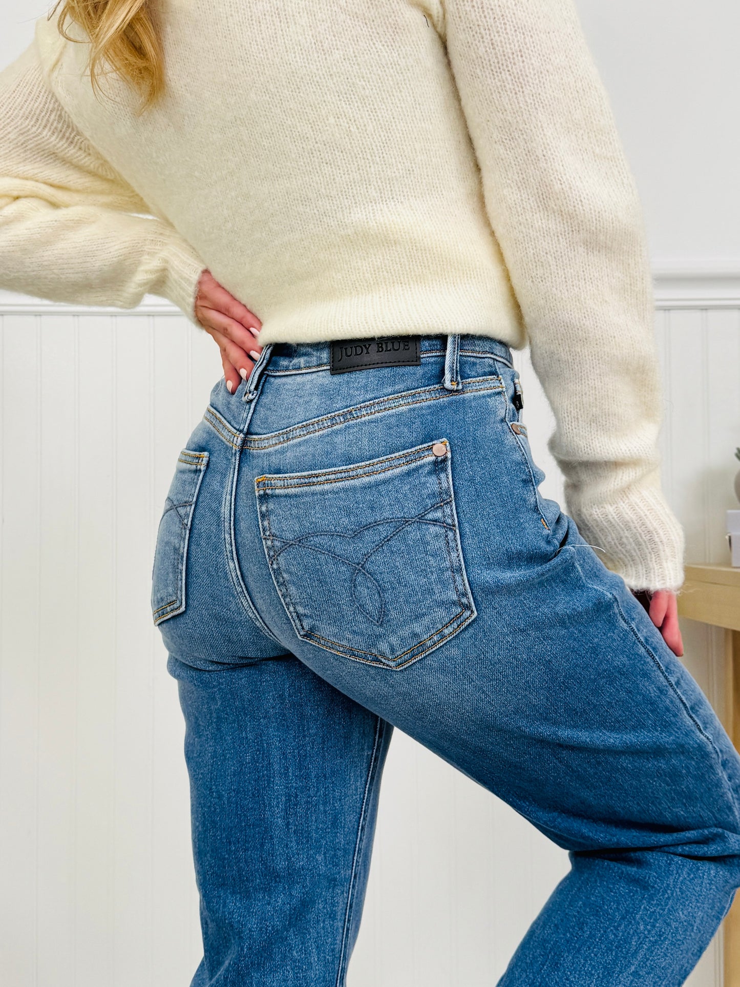 Judy Blue Confidently Classic Ankle Straight Jeans