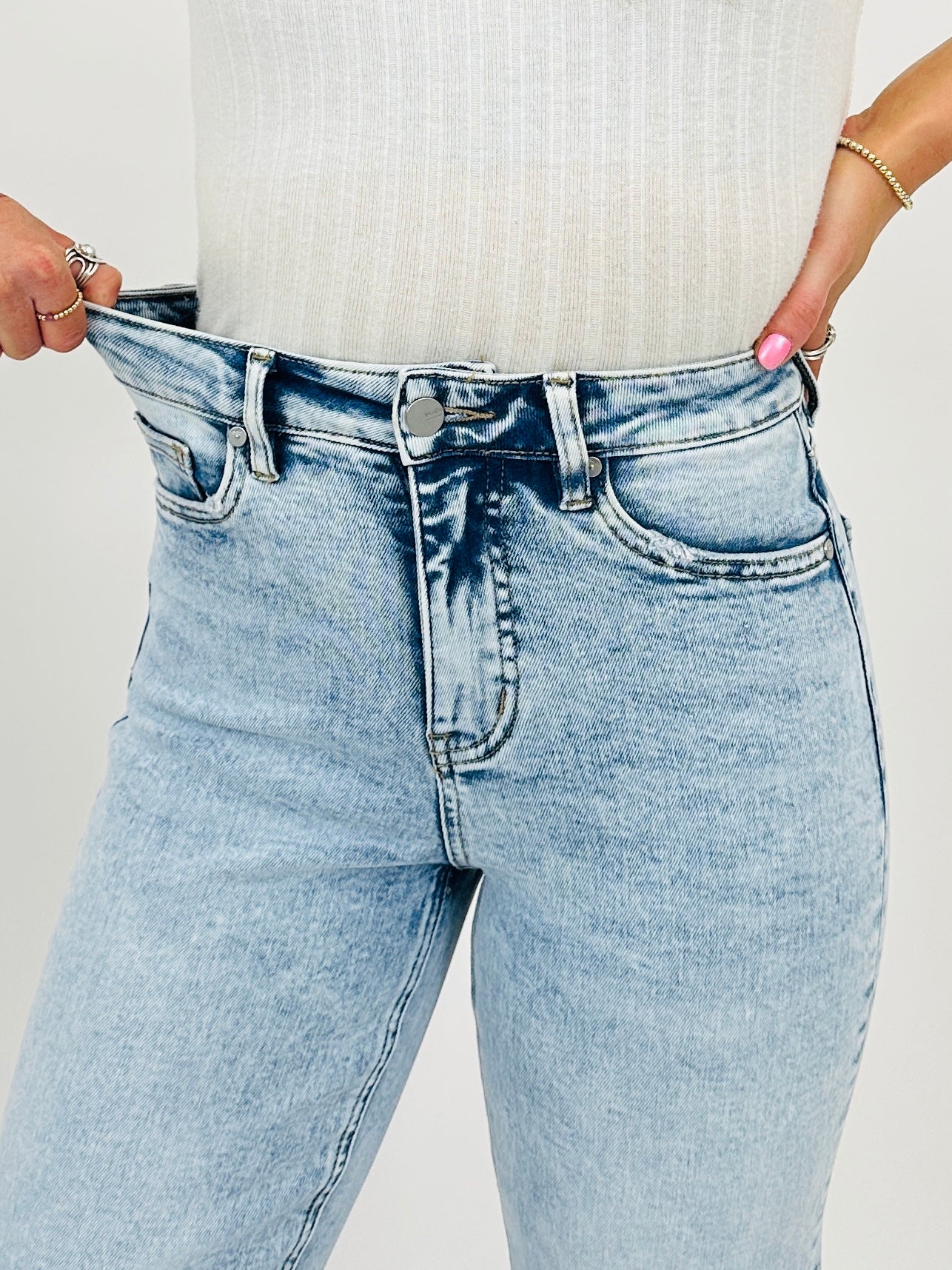 Can't Crop The Feeling MOCO Exclusive Tummy Control Cropped Wide Leg Jeans