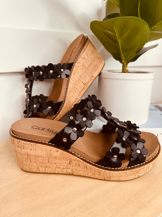 Blossom Steps Wedges In Black