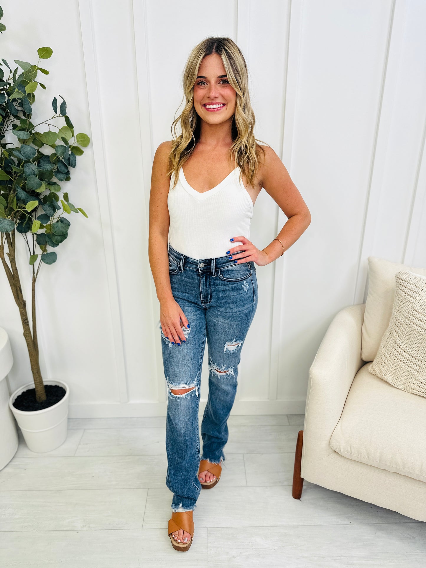 Judy Blue REG/CURVY Get Something Straight Mid Rise Jeans