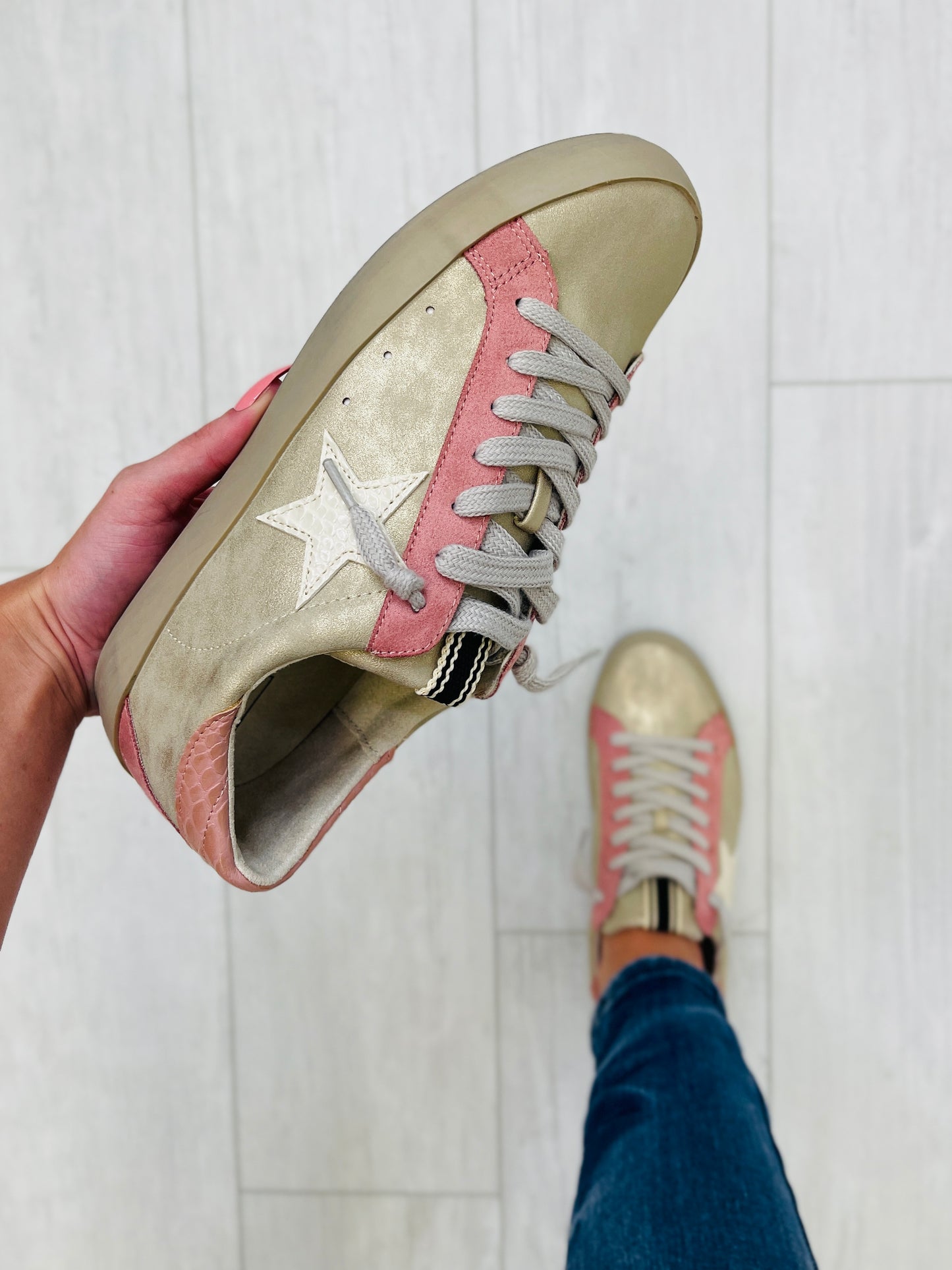 Walk Into The Stars Sneakers In Gold Distressed